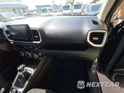 2026 Hyundai Venue SEL - zdjęcie 16 z 20 - miniatura