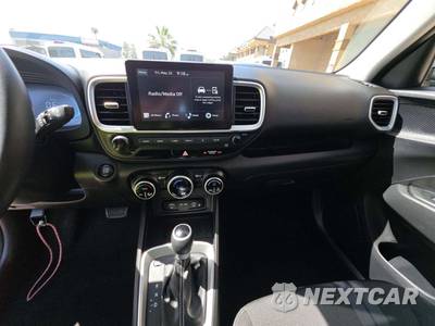 2026 Hyundai Venue SEL - zdjęcie 7 z 20 - miniatura