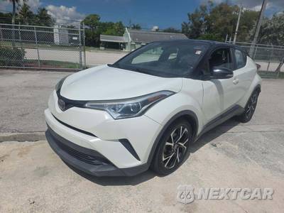 2019 Toyota C-HR XLE - zdjęcie 1 z 28 - miniatura