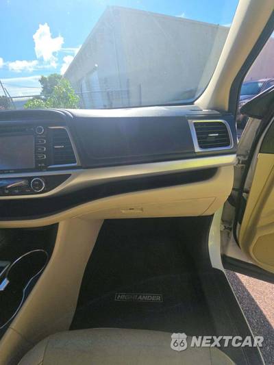 2016 Toyota Highlander XLE - zdjęcie 20 z 26 - miniatura