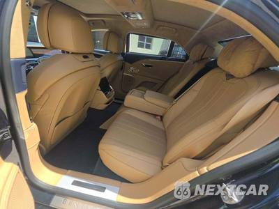 2021 Bentley Flying Spur V8 - zdjęcie 13 z 20 - miniatura