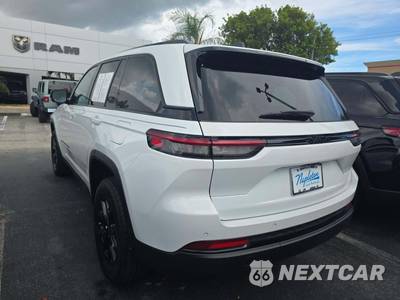 2025 Jeep Grand Cherokee Altitude X - zdjęcie 2 z 20 - miniatura