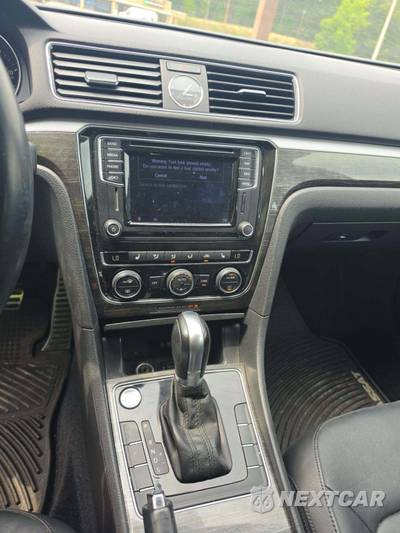 2016 Volkswagen Passat 1.8T SEL - zdjęcie 10 z 24 - miniatura