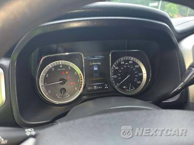 2017 Nissan TITAN SV Crew Cab Short Bed - zdjęcie 9 z 31 - miniatura