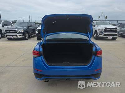 2025 Nissan Sentra SR - zdjęcie 14 z 31 - miniatura