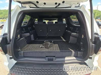 2026 Toyota 4Runner i-FORCE MAX Platinum - zdjęcie 11 z 17 - miniatura