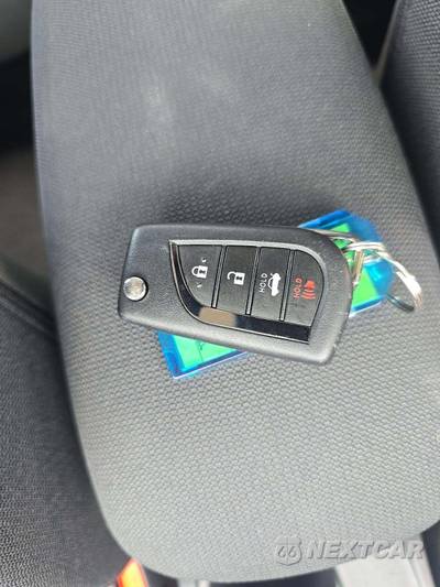 2026 Toyota Corolla LE Sedan - zdjęcie 5 z 19 - miniatura