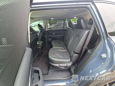 2025 Toyota Grand Highlander Limited - zdjęcie 10 z 18 - miniatura