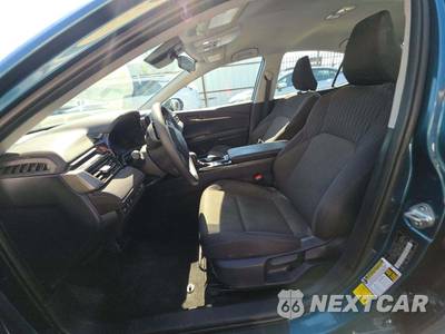 2025 Toyota Camry LE - zdjęcie 6 z 20 - miniatura