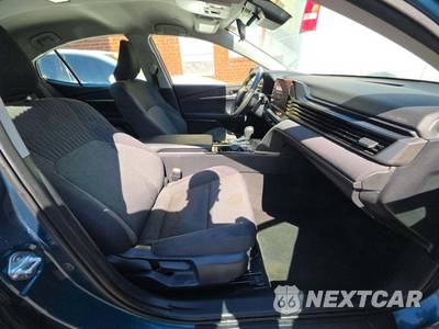 2025 Toyota Camry LE - zdjęcie 18 z 20 - miniatura