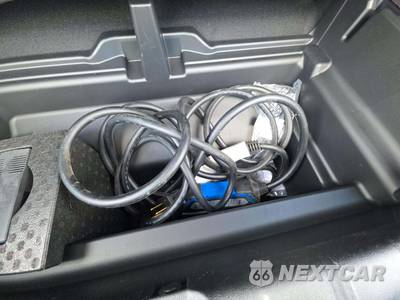 2024 BMW iX Sports Activity Vehicle xDrive50 - zdjęcie 12 z 19 - miniatura