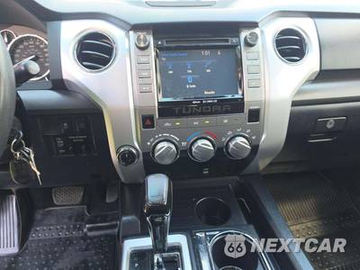 2017 Toyota Tundra SR5 Crew Cab Short Bed - zdjęcie 7 z 18 - miniatura