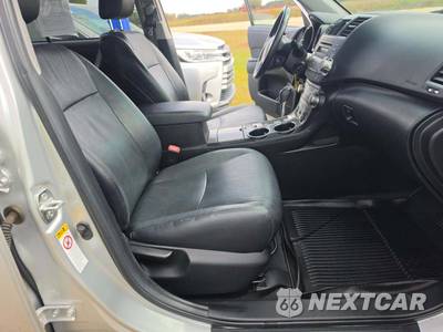 2010 Toyota Highlander SE - zdjęcie 19 z 21 - miniatura