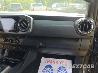 2017 Toyota Tacoma TRD Sport Crew Cab Medium Bed - zdjęcie 16 z 18 - miniatura