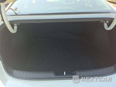 2021 Hyundai Elantra SE - zdjęcie 11 z 18 - miniatura