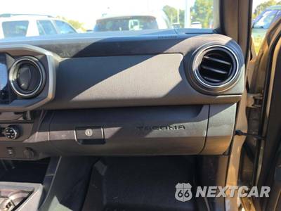 2016 Toyota Tacoma TRD Off-Road Crew Cab Medium Bed - zdjęcie 19 z 24 - miniatura