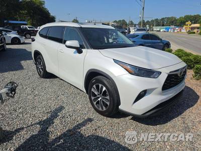 2022 Toyota Highlander XLE - zdjęcie 4 z 21 - miniatura