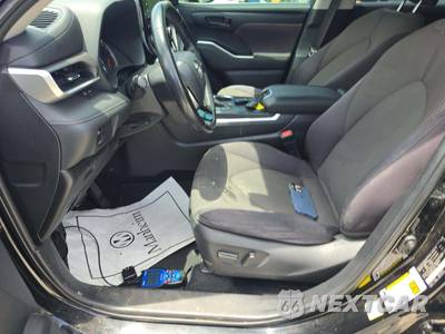2021 Toyota Highlander LE - zdjęcie 3 z 21 - miniatura
