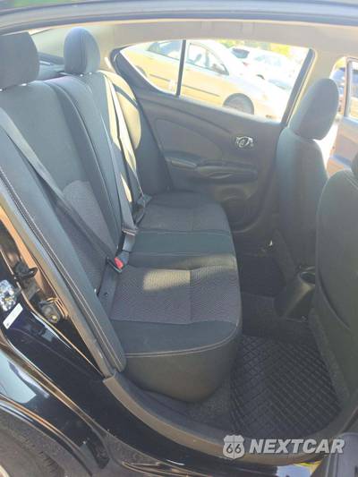 2015 Nissan Versa SV - zdjęcie 13 z 21 - miniatura