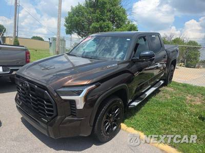 2025 Toyota Tundra i-FORCE MAX Limited Crew Cab Short Bed - zdjęcie 1 z 24 - miniatura