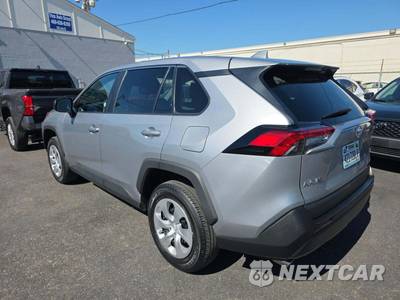 2025 Toyota RAV4 LE - zdjęcie 2 z 24 - miniatura