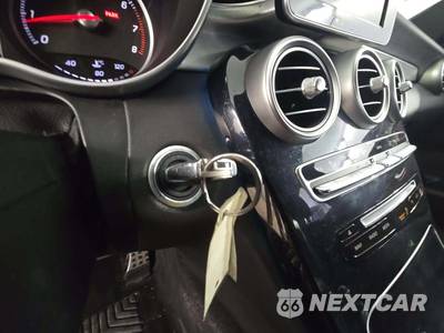 2015 Mercedes-Benz C 300 4MATIC Sedan w/Sport Pkg - zdjęcie 8 z 23 - miniatura