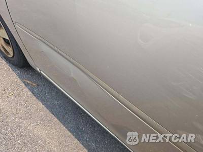 2005 Toyota Camry LE - zdjęcie 26 z 36 - miniatura