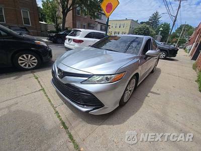 2020 Toyota Camry XLE - zdjęcie 1 z 22 - miniatura