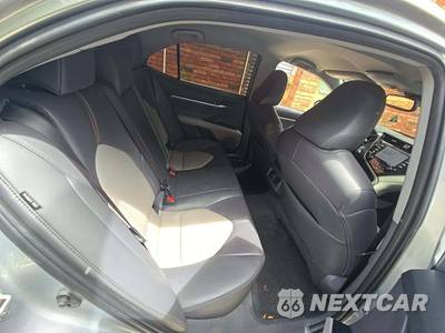 2020 Toyota Camry XLE - zdjęcie 16 z 22 - miniatura