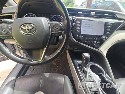 2020 Toyota Camry XLE - zdjęcie 10 z 22 - miniatura