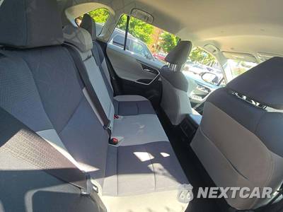 2025 Toyota RAV4 Hybrid XLE - zdjęcie 16 z 22 - miniatura
