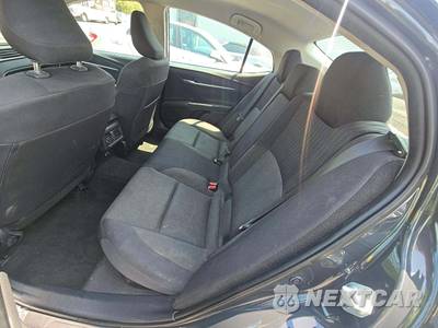 2025 Toyota Camry LE - zdjęcie 13 z 23 - miniatura