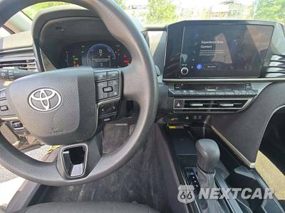 2025 Toyota Camry LE - zdjęcie 10 z 23 - miniatura