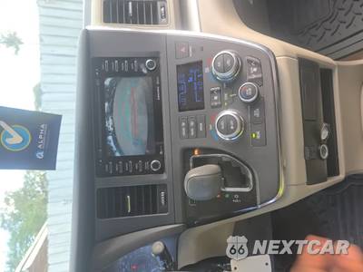 2018 Toyota Sienna LE 8-Passenger 119.3" WB - zdjęcie 38 z 42 - miniatura