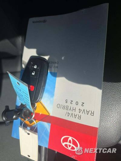 2025 Toyota RAV4 Hybrid XLE - zdjęcie 5 z 19 - miniatura