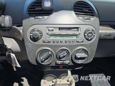 2002 Volkswagen New Beetle GLS - zdjęcie 10 z 25 - miniatura