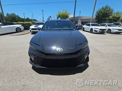 2025 Toyota Camry SE - zdjęcie 2 z 26 - miniatura