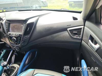 2014 Hyundai Veloster Turbo w/Blue Interior - zdjęcie 16 z 20 - miniatura
