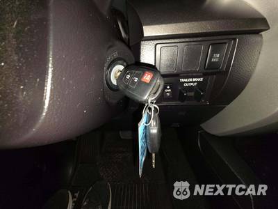 2021 Toyota Tundra SR5 Crew Cab Short Bed - zdjęcie 8 z 21 - miniatura