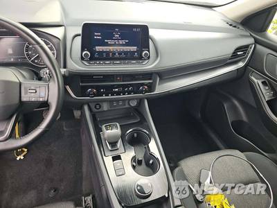 2025 Nissan Rogue SV - zdjęcie 10 z 20 - miniatura