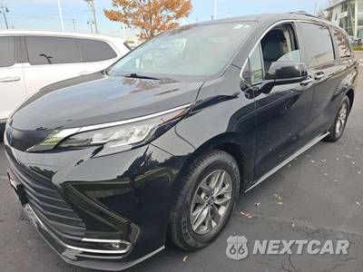 2022 Toyota Sienna XLE 7-Passenger 120.5" WB