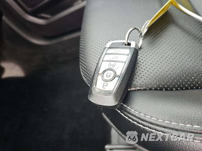 2022 Ford Escape SEL - zdjęcie 8 z 20 - miniatura