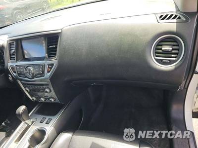 2019 Nissan Pathfinder SL - zdjęcie 20 z 28 - miniatura