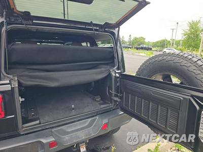 2021 Jeep Wrangler Unlimited Sahara - zdjęcie 14 z 22 - miniatura