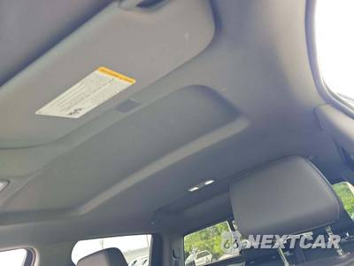 2020 Chevrolet Silverado 1500 RST Crew Cab Short Bed 1SP - zdjęcie 8 z 18 - miniatura