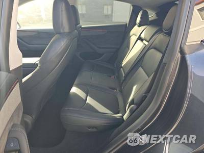 2026 Tesla Model Y Long Range - zdjęcie 13 z 20 - miniatura