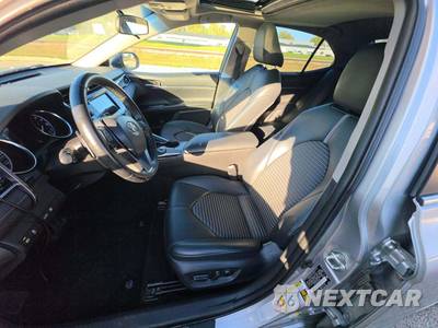 2018 Toyota Camry SE - zdjęcie 6 z 43 - miniatura
