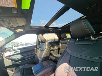 2024 Ford Explorer ST - zdjęcie 11 z 22 - miniatura