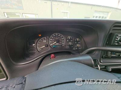 2002 Chevrolet Silverado 2500HD LS Extended Cab Medium Bed 1SB w/Rear Doors - zdjęcie 9 z 32 - miniatura