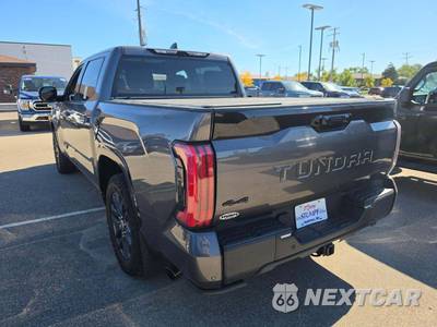 2022 Toyota Tundra Hybrid Platinum Crew Cab Short Bed - zdjęcie 2 z 24 - miniatura